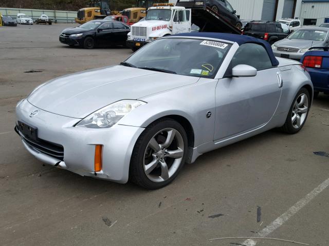 JN1AZ36D16M400174 - 2006 NISSAN 350Z ROADS SILVER photo 2