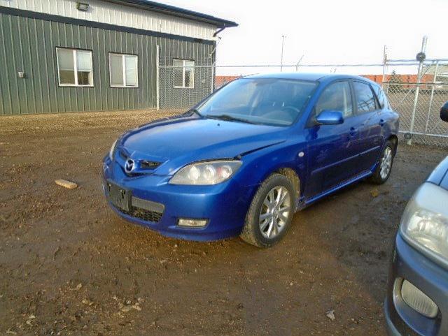 JM1BK343471759201 - 2007 MAZDA 3 HATCHBAC BLUE photo 2