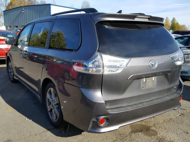 5TDXZ3DC5JS925463 - 2018 TOYOTA SIENNA SE GRAY photo 3