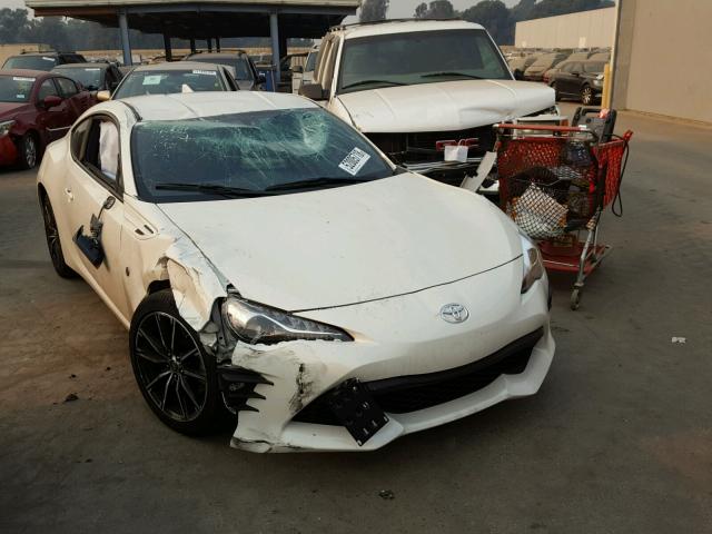 JF1ZNAE16J9701449 - 2018 TOYOTA 86 GT WHITE photo 1