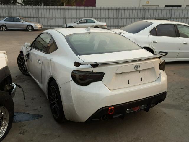 JF1ZNAE16J9701449 - 2018 TOYOTA 86 GT WHITE photo 3