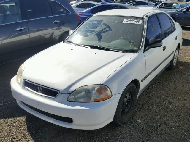 2HGEJ6624WH554680 - 1998 HONDA CIVIC DX WHITE photo 2