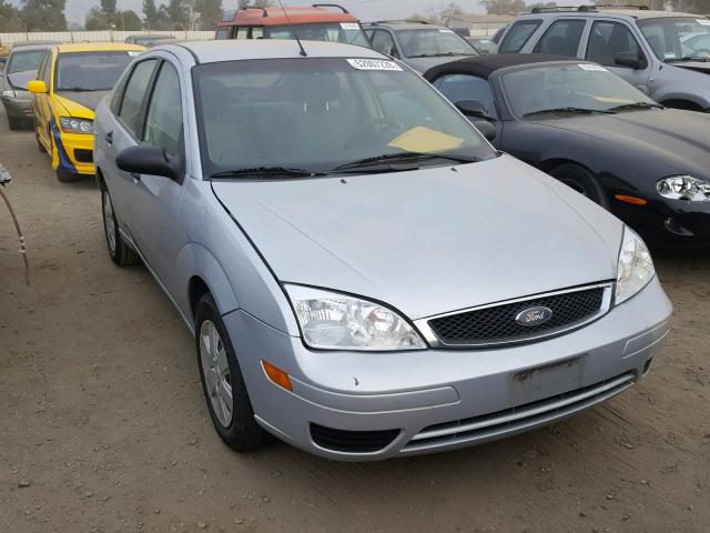 1FAFP34N46W231105 - 2006 FORD FOCUS ZX4 SILVER photo 1