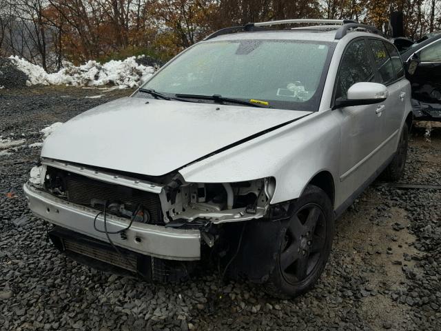 YV1MJ682472313410 - 2007 VOLVO V50 T5 SILVER photo 2