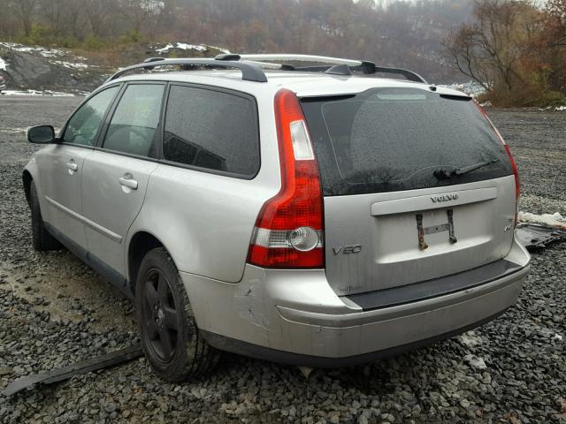 YV1MJ682472313410 - 2007 VOLVO V50 T5 SILVER photo 3