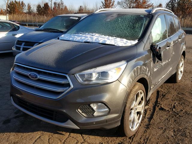 1FMCU9J97HUC33196 - 2017 FORD ESCAPE TIT GRAY photo 2