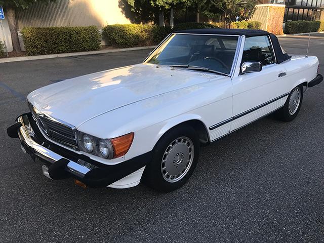 WDBBA48D3HA058791 - 1987 MERCEDES-BENZ 560 SL WHITE photo 1