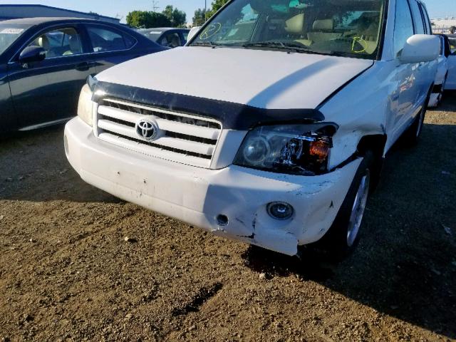 JTEDP21A750053846 - 2005 TOYOTA HIGHLANDER WHITE photo 9