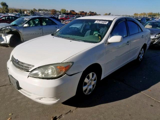 4T1BE32K13U134048 - 2003 TOYOTA CAMRY LE WHITE photo 2