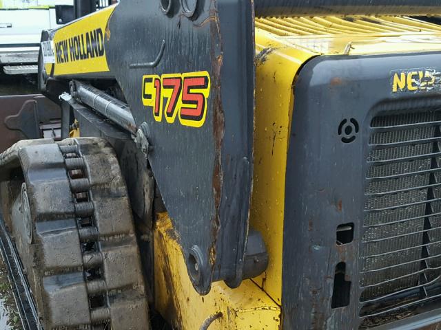 N7M456655 - 2005 NEWH SKIDSTEER YELLOW photo 9