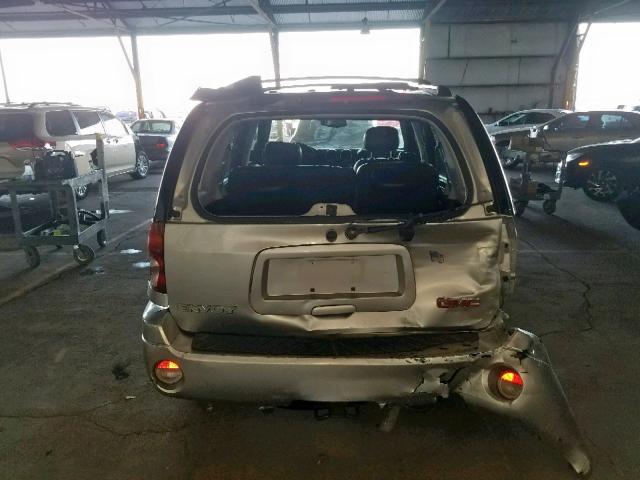 1GKDT13S252336549 - 2005 GMC ENVOY SILVER photo 9