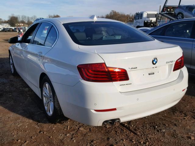 WBA5A7C54GG144698 - 2016 BMW 528 XI WHITE photo 3