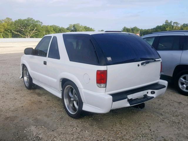 1GNCS18W71K182587 - 2001 CHEVROLET BLAZER WHITE photo 3