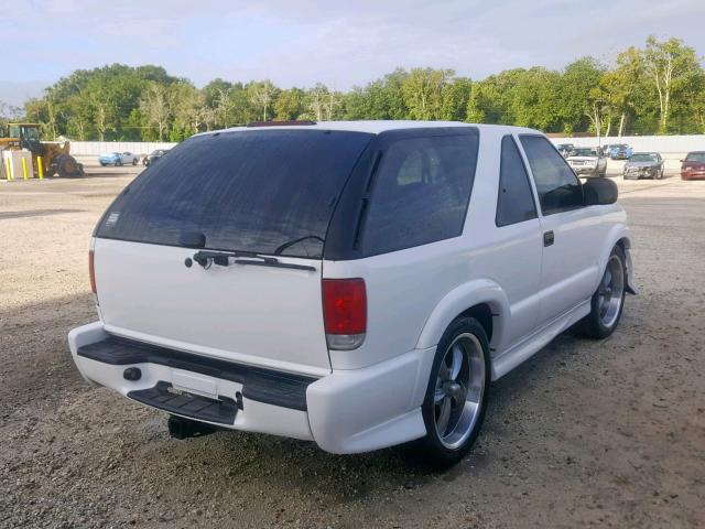 1GNCS18W71K182587 - 2001 CHEVROLET BLAZER WHITE photo 4