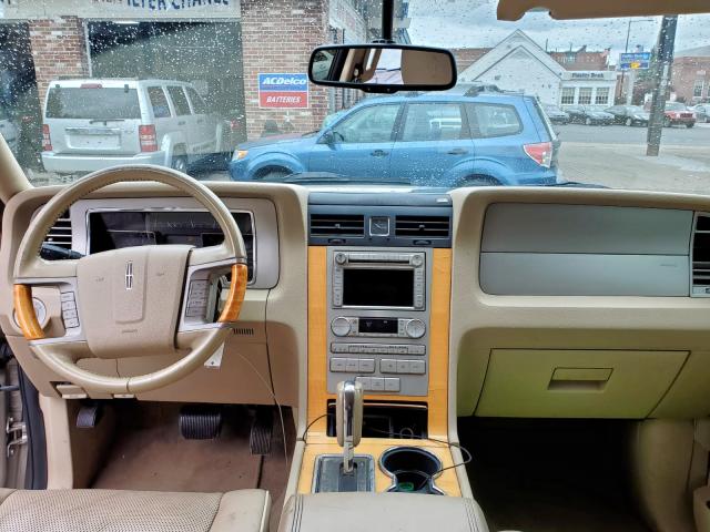 5LMFU28547LJ25577 - 2007 LINCOLN NAVIGATOR TAN photo 8