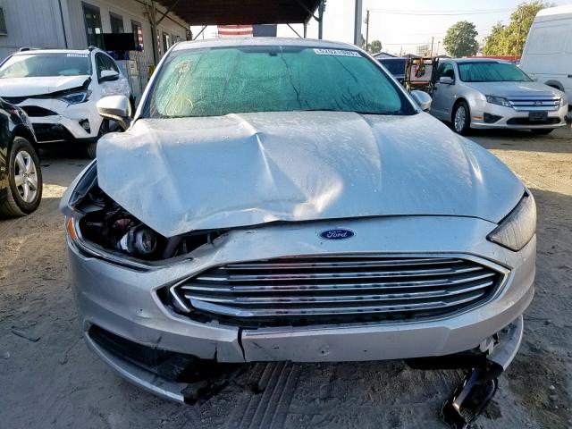 3FA6P0UU0JR235783 - 2018 FORD FUSION S H SILVER photo 9