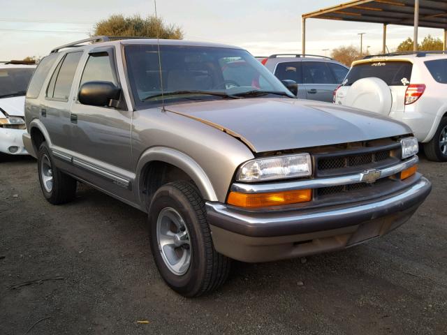 1GNCS13W412133354 - 2001 CHEVROLET BLAZER SILVER photo 1