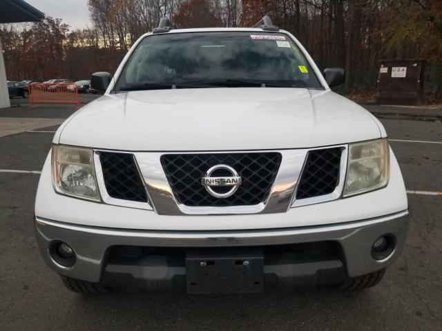 1N6AD07W95C403187 - 2005 NISSAN FRONTIER C WHITE photo 4