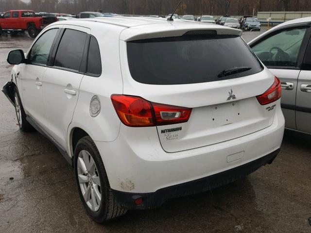 4A4AR3AU2EE019679 - 2014 MITSUBISHI OUTLANDER WHITE photo 3