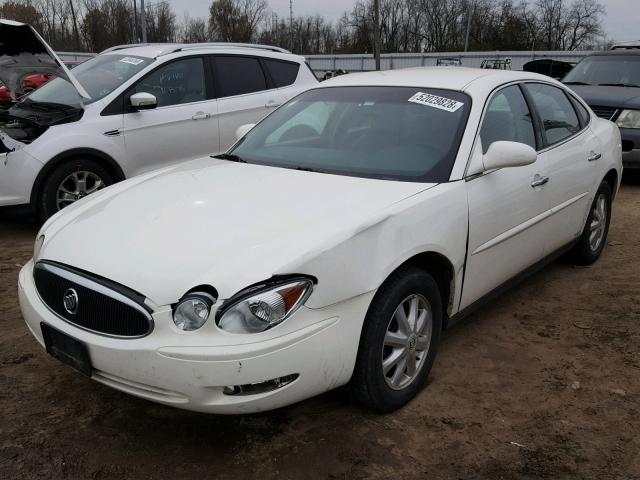 2G4WC532451312311 - 2005 BUICK LACROSSE C WHITE photo 2