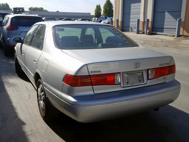 4T1BF22K11U116069 - 2001 TOYOTA CAMRY LE SILVER photo 3