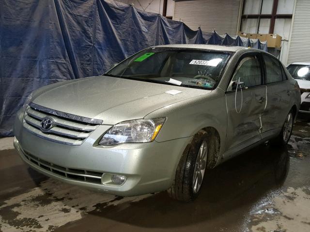 4T1BK36B86U087897 - 2006 TOYOTA AVALON XL GREEN photo 2