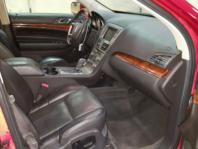 2LMHJ5AR4ABJ24718 - 2010 LINCOLN MKT RED photo 5