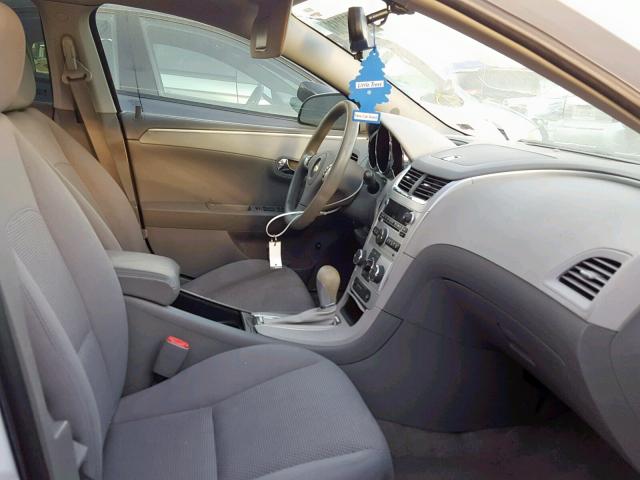 1G1ZH57B89F115985 - 2009 CHEVROLET MALIBU 1LT WHITE photo 5