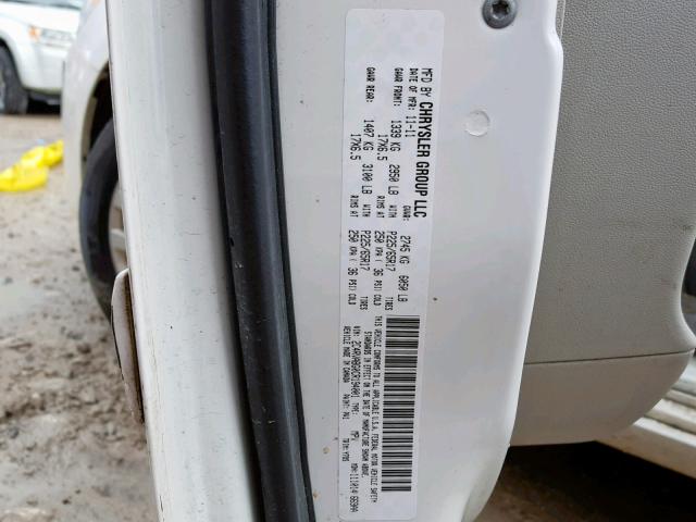 2C4RVABG0CR194001 - 2012 VOLKSWAGEN ROUTAN SE WHITE photo 10