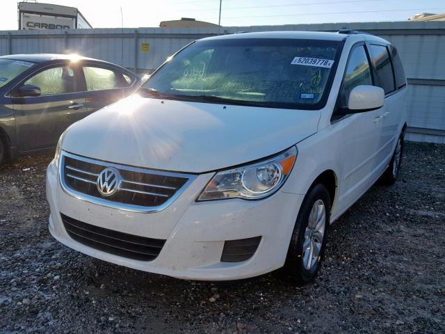 2C4RVABG0CR194001 - 2012 VOLKSWAGEN ROUTAN SE WHITE photo 2