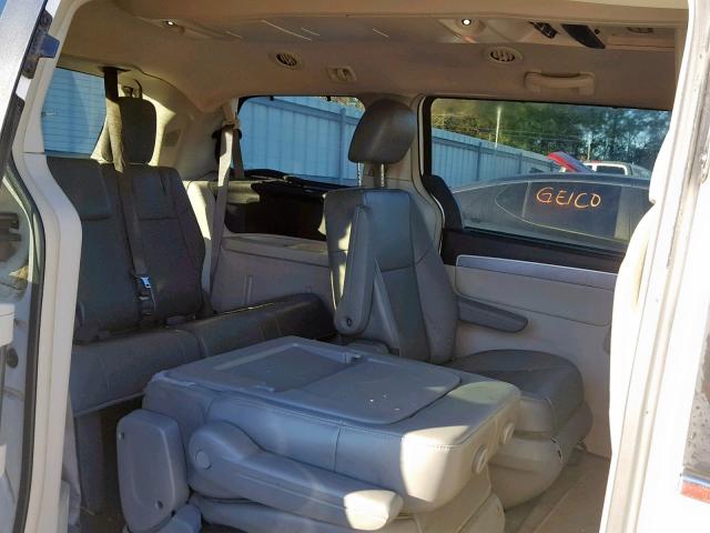 2C4RVABG0CR194001 - 2012 VOLKSWAGEN ROUTAN SE WHITE photo 6