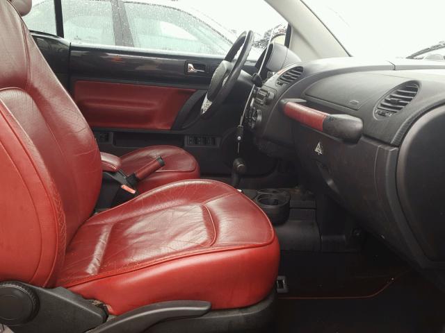 3VWCM31Y85M351537 - 2005 VOLKSWAGEN NEW BEETLE ნაცრისფერი ფოტო 5