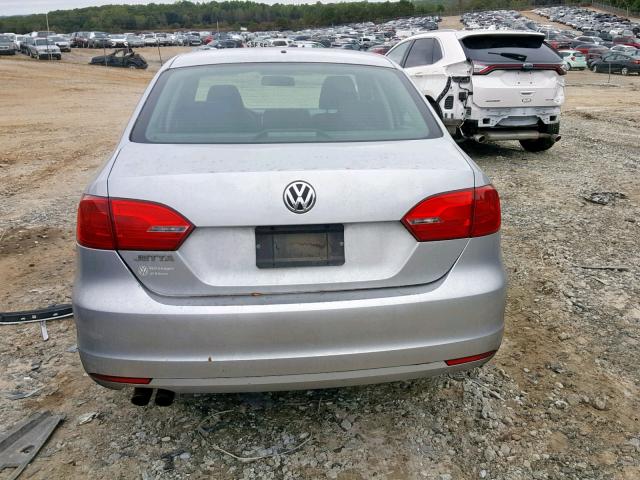3VW2K7AJ7DM404139 - 2013 VOLKSWAGEN JETTA BASE Արծաթագույն լուսանկար 9