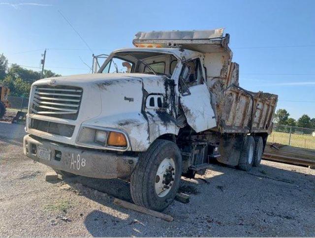 2FZXECYBXYAB17047 - 2000 STERLING TRUCK LT 9500 WHITE photo 1