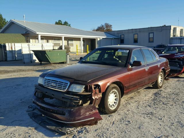 2FAFP74W51X141622 - 2001 FORD CROWN VICT MAROON photo 2