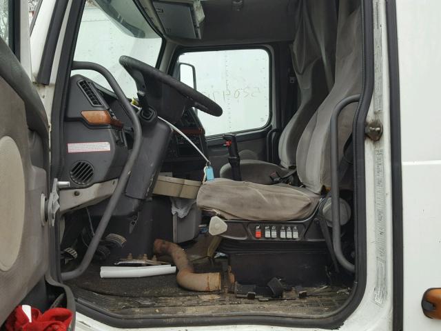 4V4NC9TJ06N419469 - 2006 VOLVO VN VNL WHITE photo 5