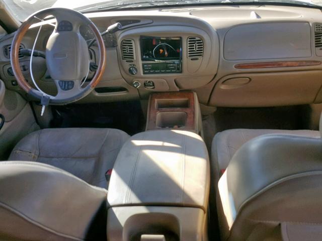 5LMFU28A3YLJ20403 - 2000 LINCOLN NAVIGATOR Qəhvəyi foto 9