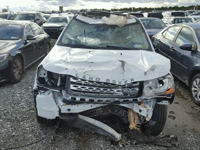 SALFR2BG9DH372152 - 2013 LAND ROVER LR2 HSE WHITE photo 9