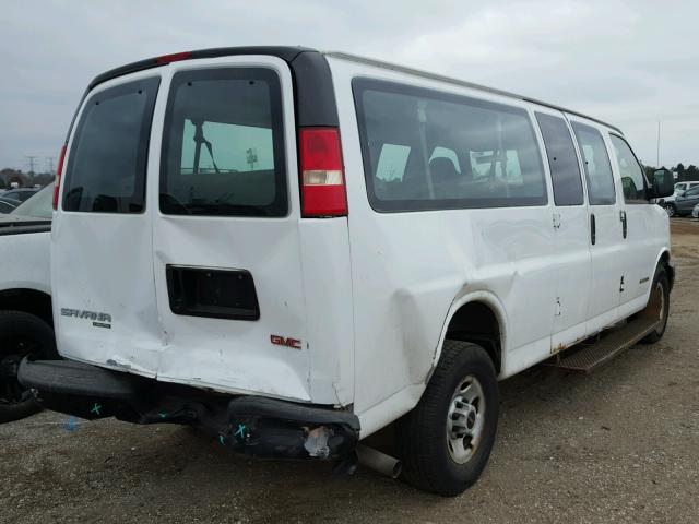 1GJHG39U551138987 - 2005 GMC SAVANA G35 WHITE photo 4