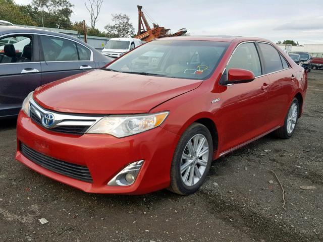 4T1BD1FK6DU076926 - 2013 TOYOTA CAMRY HYBR RED photo 2