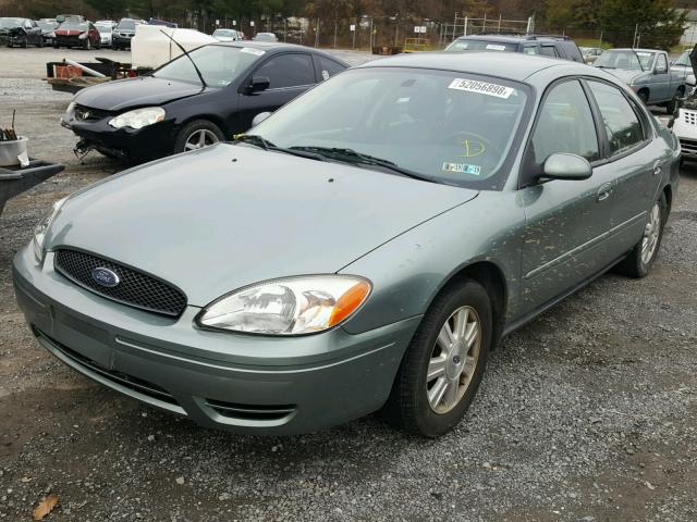 1FAFP56U05A135015 - 2005 FORD TAURUS SEL GREEN photo 2