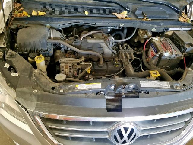 2V4RW3D13AR360581 - 2010 VOLKSWAGEN ROUTAN SE SILVER photo 7