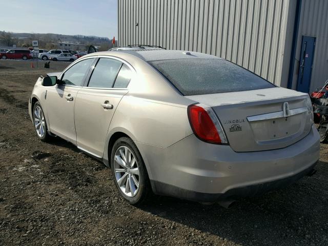 1LNHM94R89G607025 - 2009 LINCOLN MKS CREAM photo 3