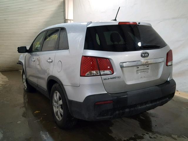 5XYKTDA62DG359408 - 2013 KIA SORENTO LX SILVER photo 3