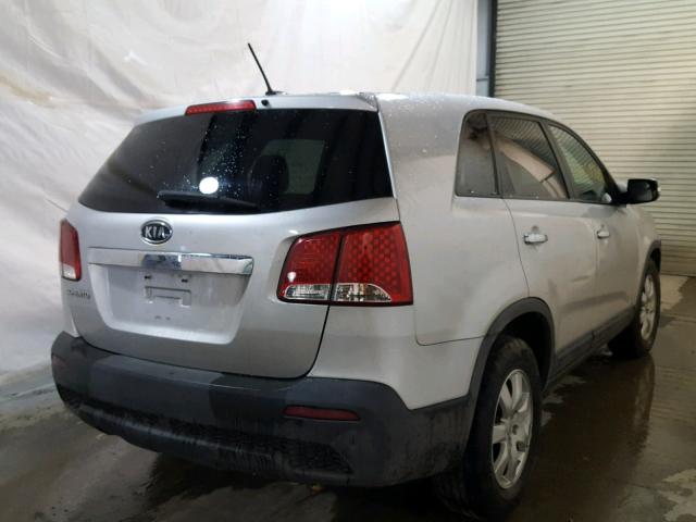 5XYKTDA62DG359408 - 2013 KIA SORENTO LX SILVER photo 4