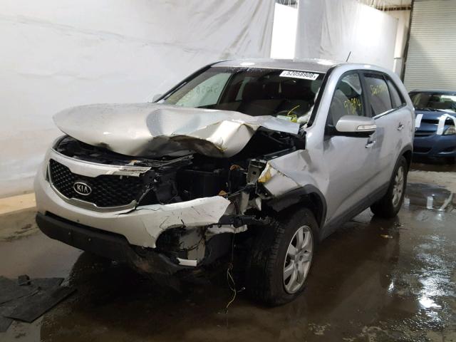 5XYKTDA62DG359408 - 2013 KIA SORENTO LX SILVER photo 9