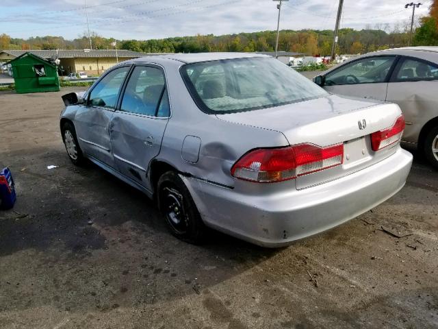 1HGCG66582A175285 - 2002 HONDA ACCORD LX SILVER photo 3