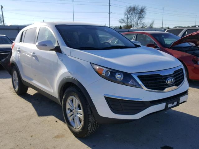 KNDPBCA2XB7076829 - 2011 KIA SPORTAGE L WHITE photo 1