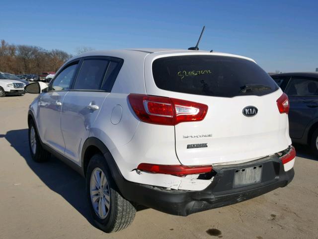 KNDPBCA2XB7076829 - 2011 KIA SPORTAGE L WHITE photo 3