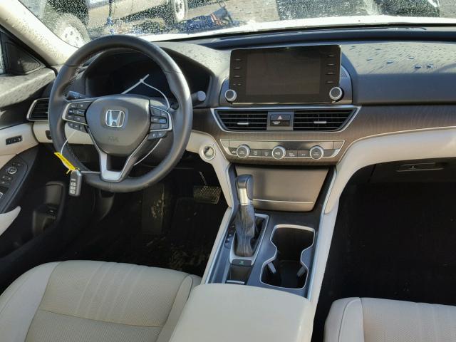 1HGCV1F55JA106058 - 2018 HONDA ACCORD EXL WHITE photo 9